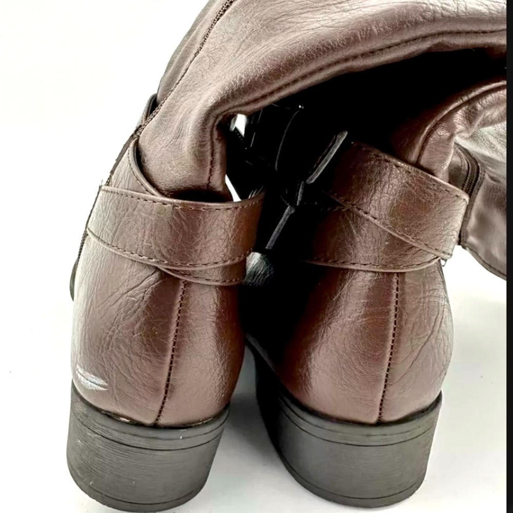 Croft & Barrow Women's Peyote Knee-High Zip Up Fashion Boots
Brown Size 8 - Picture 3 of 7